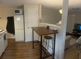 Dining bar between the kitchen and living room